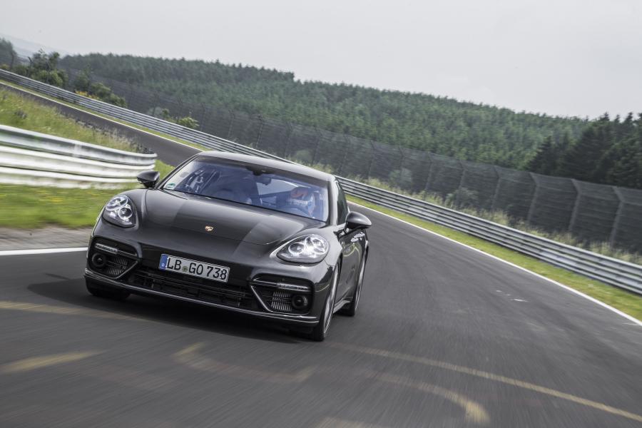  Porsche Panamera Turbo 2016 года  (фото 2 из 53)